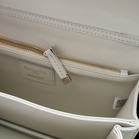 Purse - Picture 4 of 13